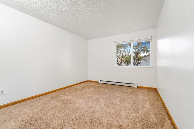 Building Photo - 3914 S Regal St