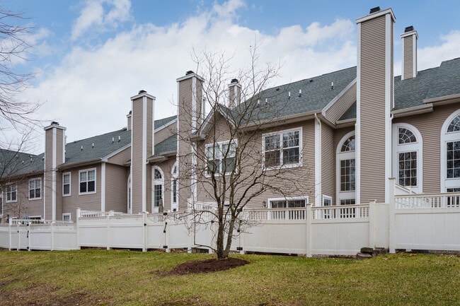 Building Photo - 610 Bollen Ct