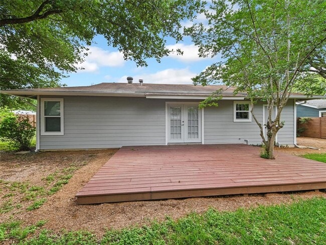 Building Photo - 616 Long Bow Ln