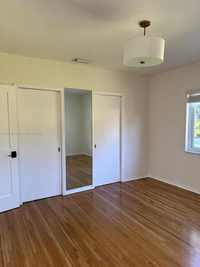 Building Photo - 431 Candia Ave