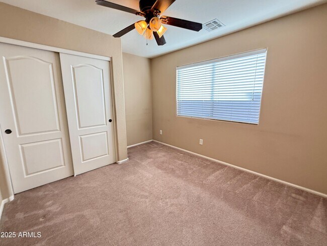 Building Photo - 605 E Nancy Ave