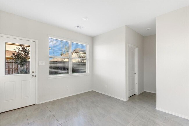 Building Photo - 4326 Chester Forest Ct