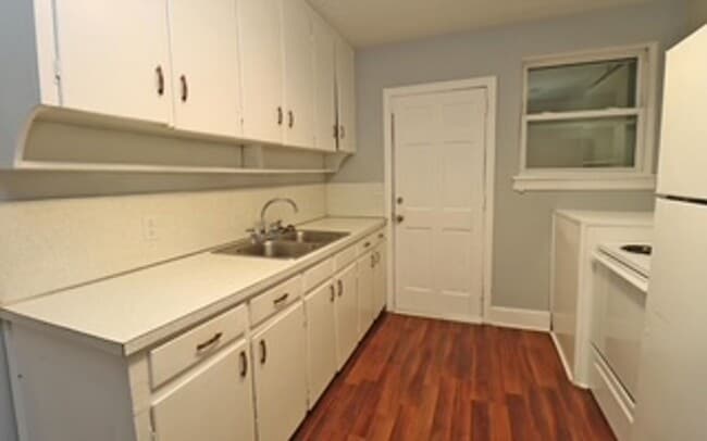 Building Photo - Cozy 2-Bedroom Duplex in Southeast Columbia – Brandon Acres!