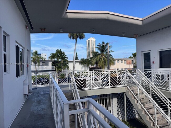 Building Photo - 7440 Byron Ave