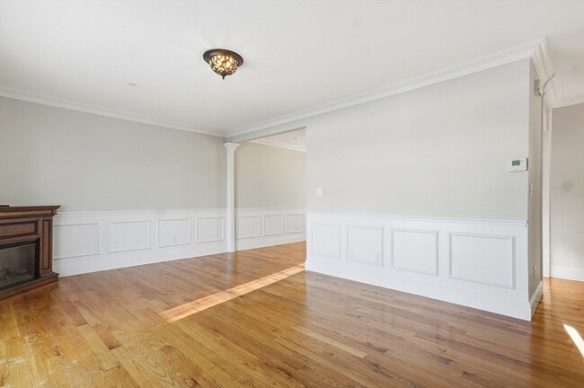 Building Photo - 597 Sea St