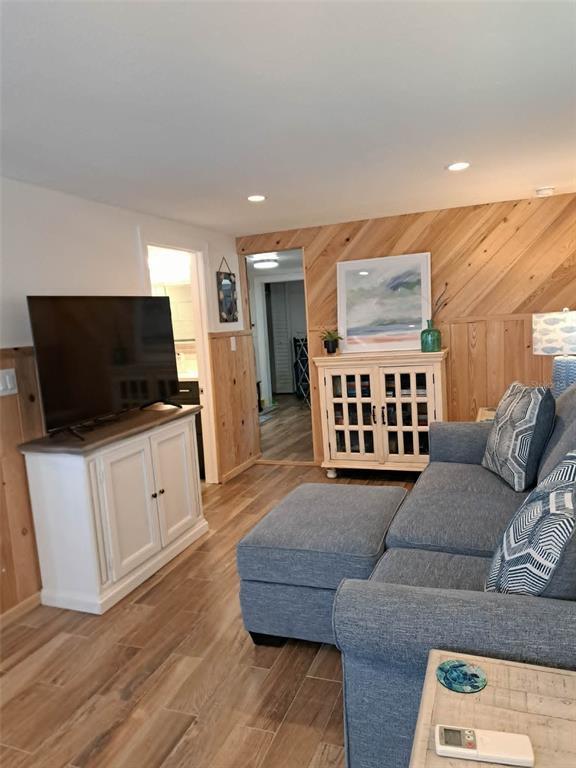 Building Photo - 2802 Pass a Grille Way