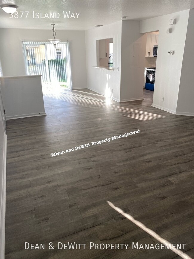 Building Photo - 3877 Island Way