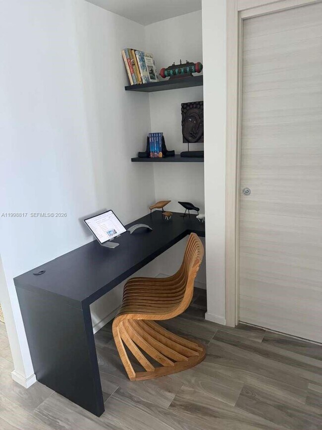 Building Photo - 801 S Miami Ave