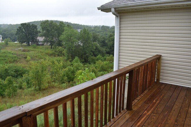 Building Photo - 3 bedroom 2 Bathroom Duplex in Hunters Ridge