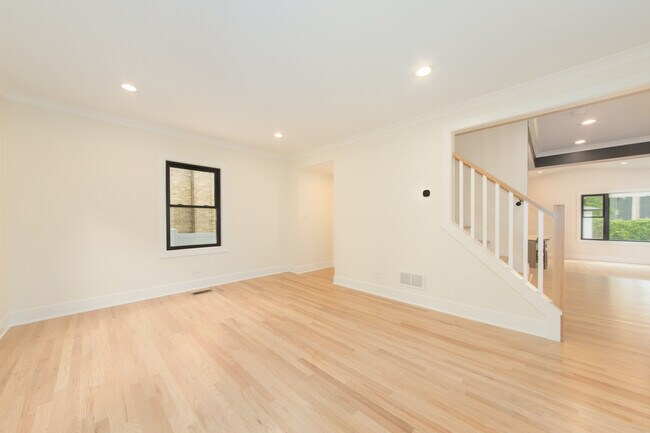 Building Photo - 7111 N Mason Ave