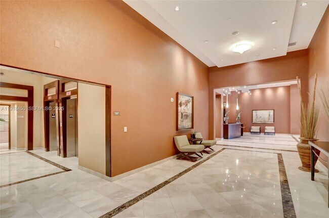 Building Photo - 315 NE 3rd Ave