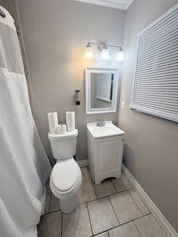 Building Photo - 1211 W 3rd St