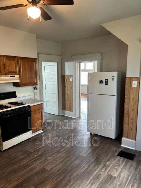 Building Photo - 235 N 10th St