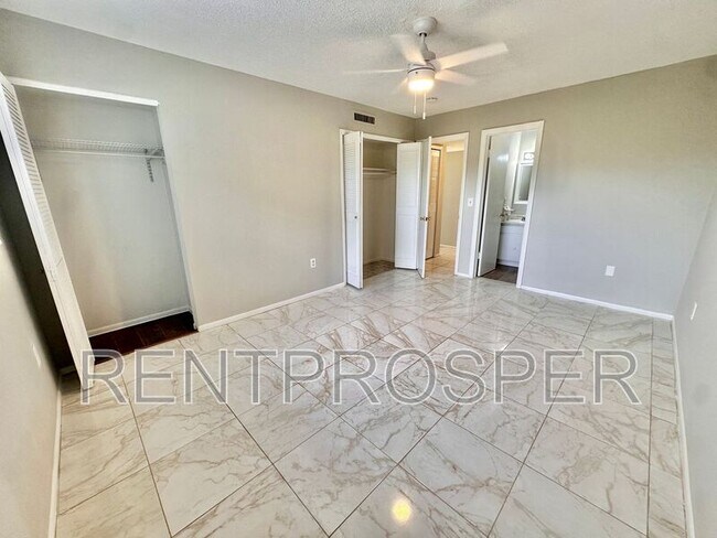 Building Photo - 5317 Curry Ford Rd