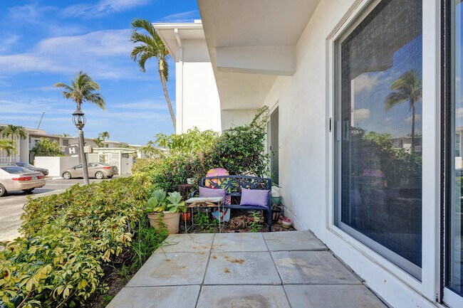 Building Photo - 4201 S Ocean Blvd