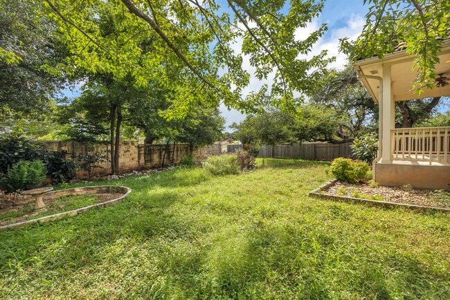 Building Photo - 15220 Interlachen Dr