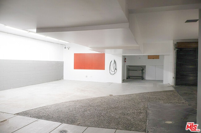 Building Photo - 3505 Ocean Front Walk