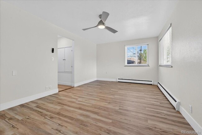 Building Photo - 9050 N Elm Ct