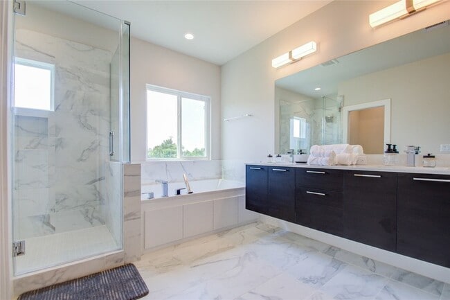 Building Photo - 4914 Noble St