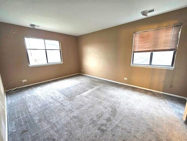 Building Photo - 573 Greystone Ln