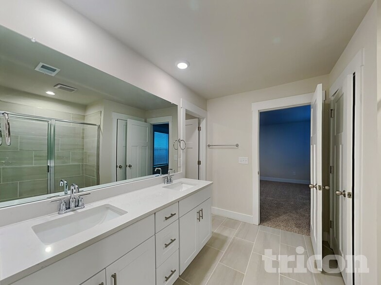 Building Photo - 300 Allenby Ln