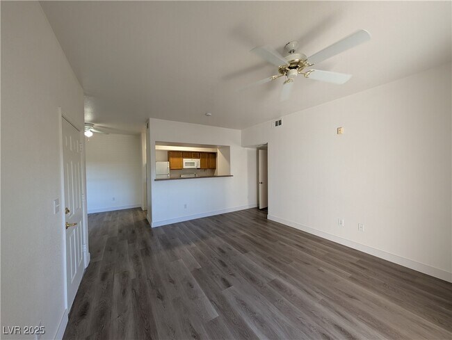 Building Photo - 7255 W Sunset Rd