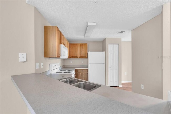 Building Photo - 5500 Bentgrass Dr