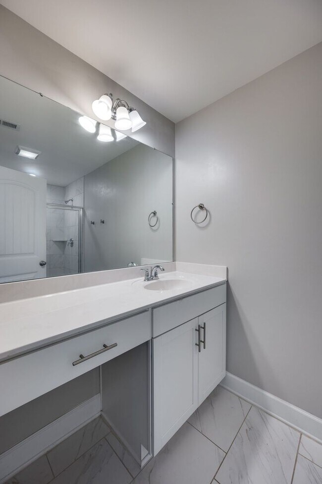 Building Photo - 1135 Lilly Valley Way