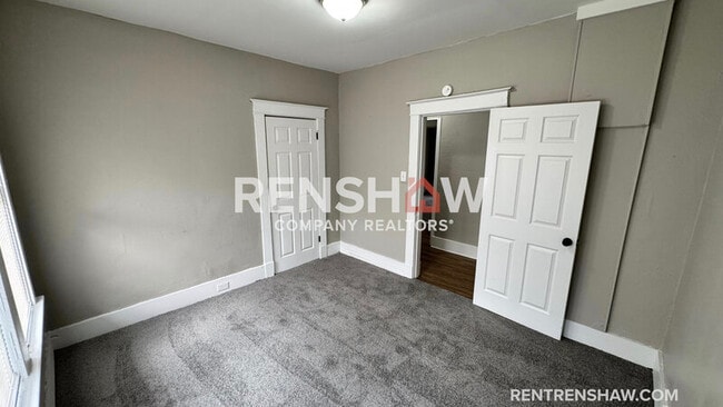 Building Photo - 919 N Willett St