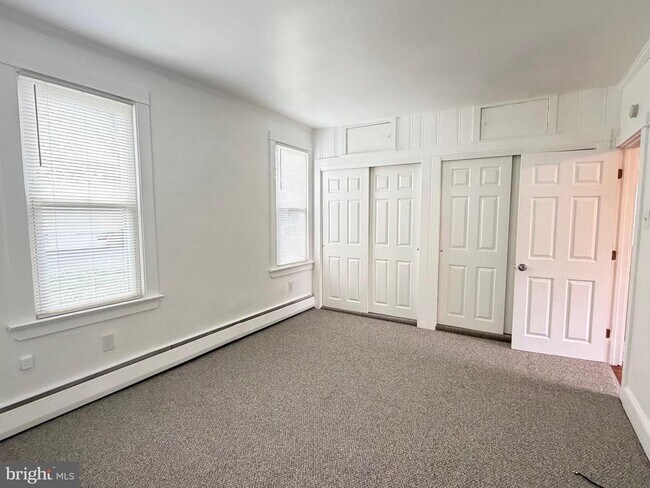 Building Photo - 1087 Buttonwood Ave