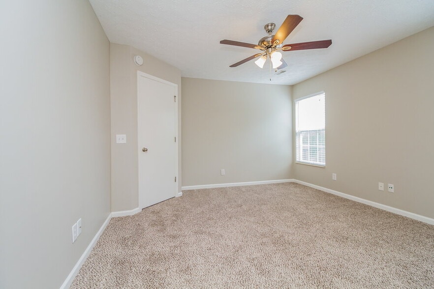 Building Photo - 207 Fairfield Dr