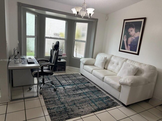 Building Photo - 9829 SW 221st St Rd