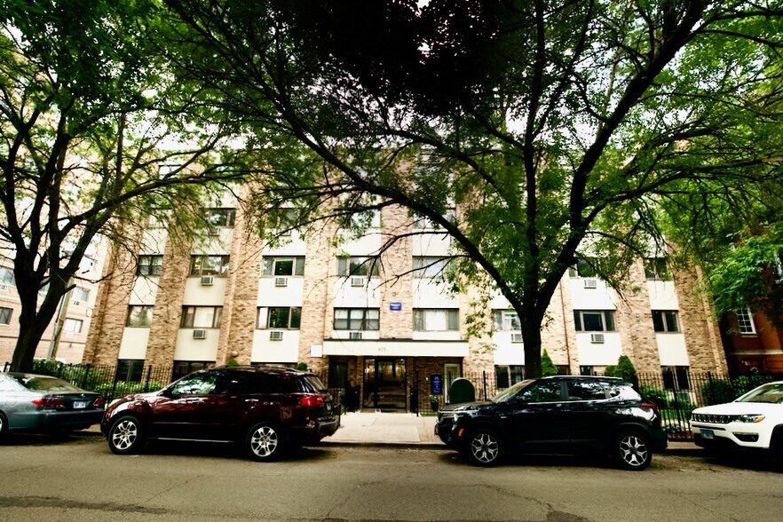 Primary Photo - 630 W Wrightwood Ave