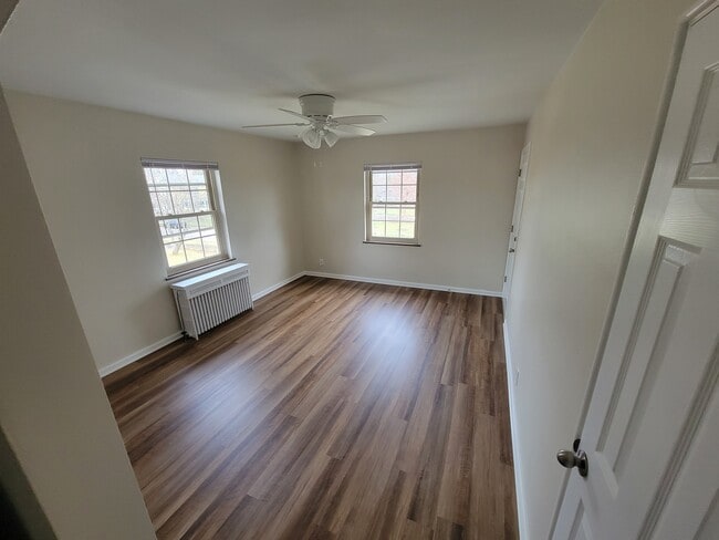 Building Photo - 211 E Orchard Ave