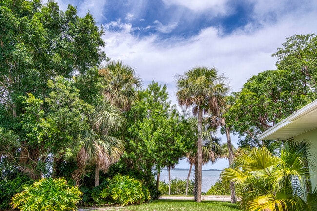 Building Photo - 4111 S Indian River Dr