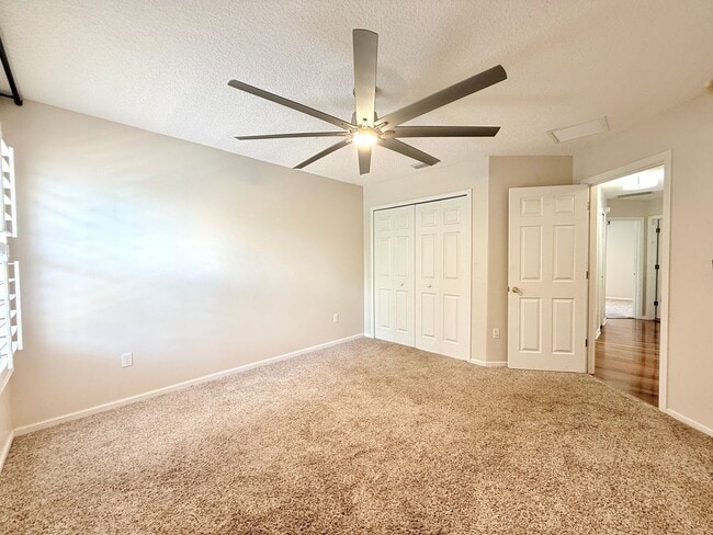 Building Photo - Spacious Two-Story Home with Hot Tub, Pool Table & Fenced Yard in Panther Creek