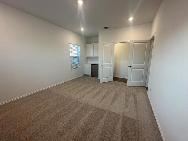 Building Photo - 1018 Ascari Ct