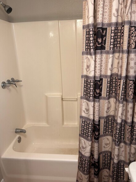 Building Photo - 7939 Cadillac Ave