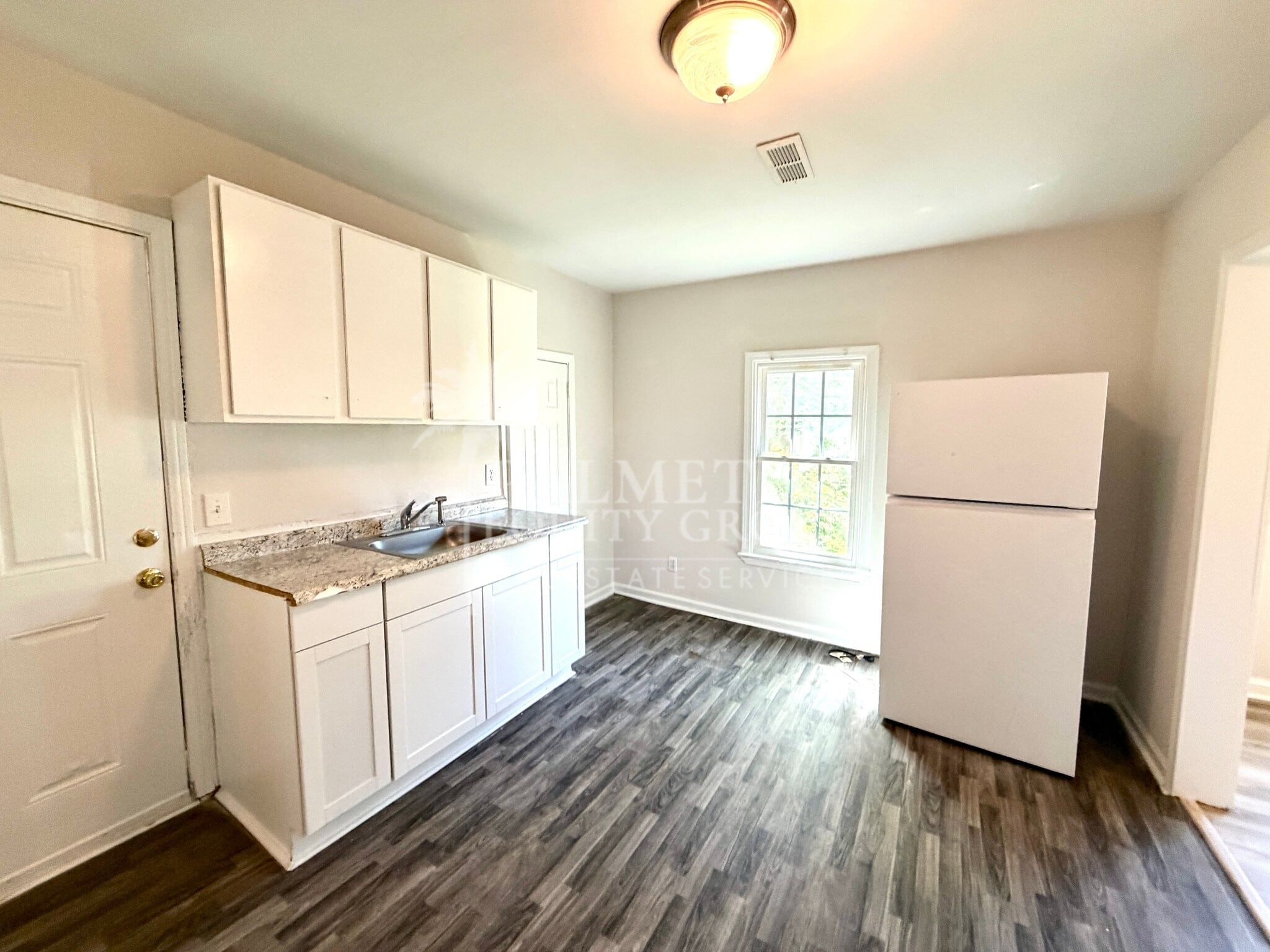 Building Photo - 3414 Summit Ave