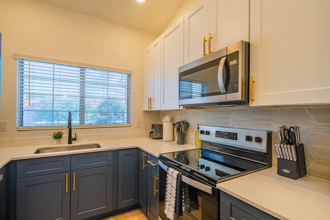 Building Photo - 7900 E Princess Dr