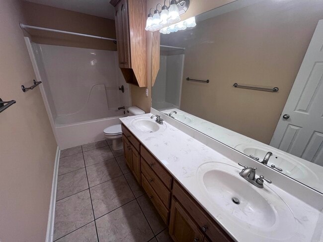 Building Photo - 1808 Airborn Dr