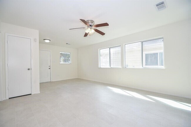 Building Photo - 20638 Patriot Park Ln