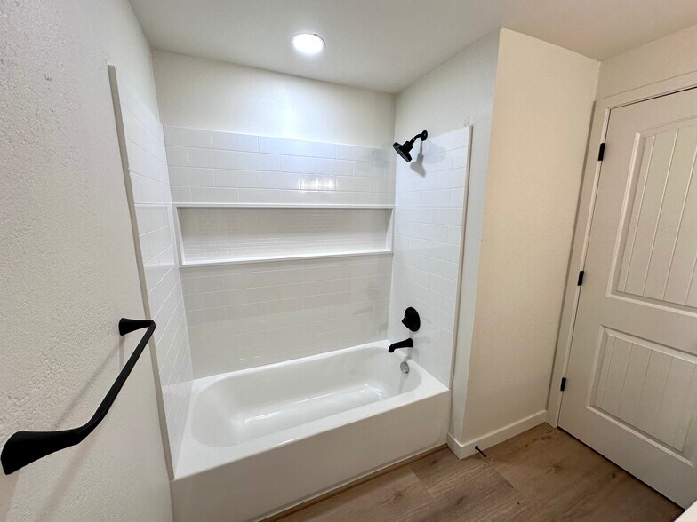 Fully renovated bathroom - 1014 W 23rd St