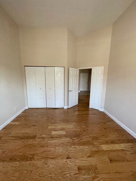 Guest Room - 64 Forest St