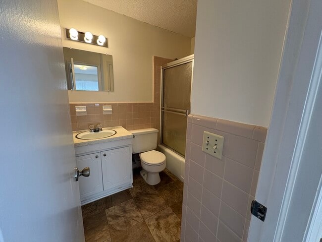 Building Photo - Brookwood Apartments 1023