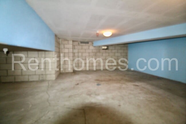 Building Photo - Torrey Highlands, 13330 Via Bellarado #2, ...