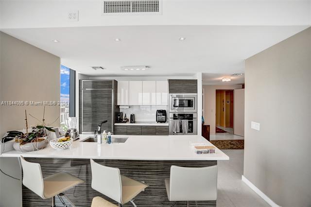 Building Photo - 460 NE 28th St