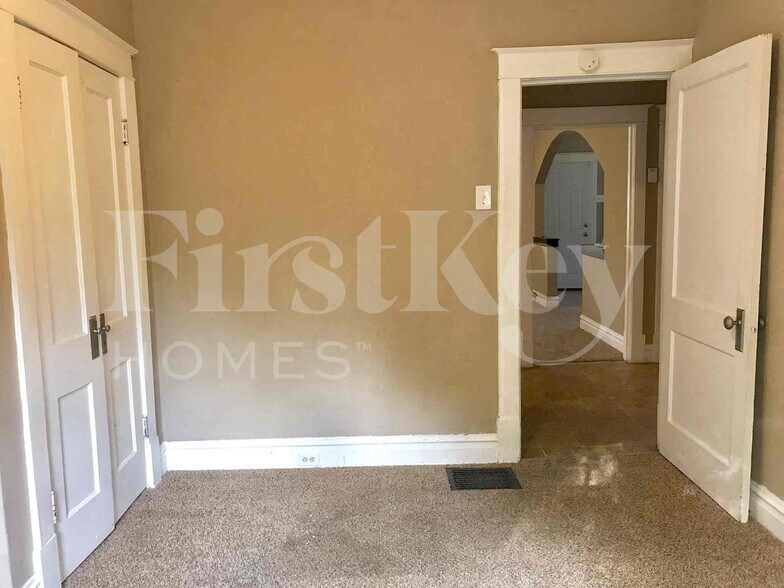 Building Photo - 2112 Lexa Dr