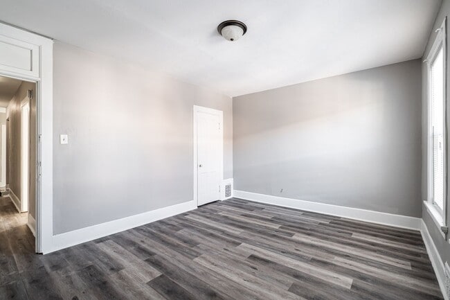 Building Photo - Rare Frederick Townhouse Unit - across from Whole Foods, St. Mary's, Bradford Beach