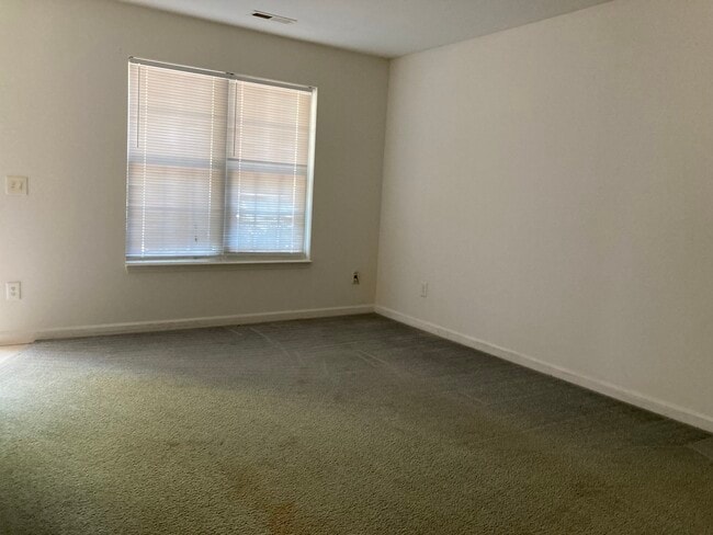 Building Photo - 65 Red Ln